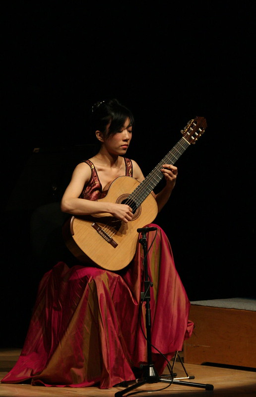 Xuefei Yang interpretando el Concierto de Aranjuez
