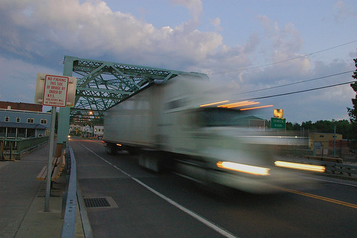 bridge motion blur movement nikon d70 dusk transportation trucks vr trucking baldwinsville bigrig 18200mm yourphototips scottwdw scottthomasphotography ithacastock