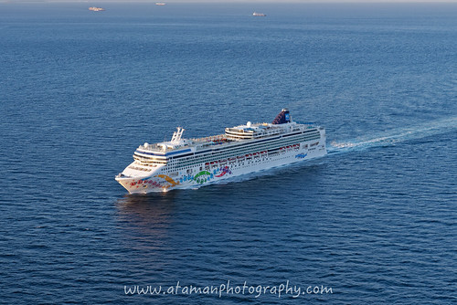 _DSC4324_DxO.jpg by Ataman Photography, ocean ca sunset summer canada 50mm flying airport nikon ship bc britishcolumbia aviation vancouveris