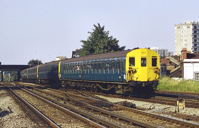 British Rail 2EPB EMU 5671 Norwood Junction