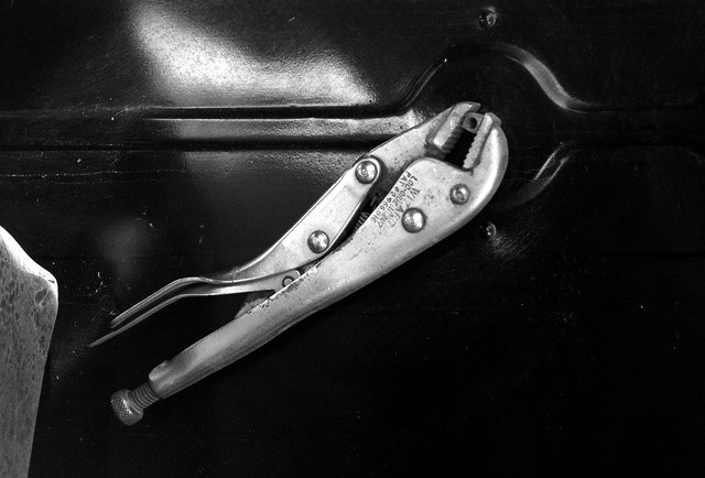 Tool as door handle in an old truck... 20030927_041