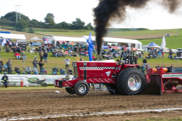 Tractor Pulling