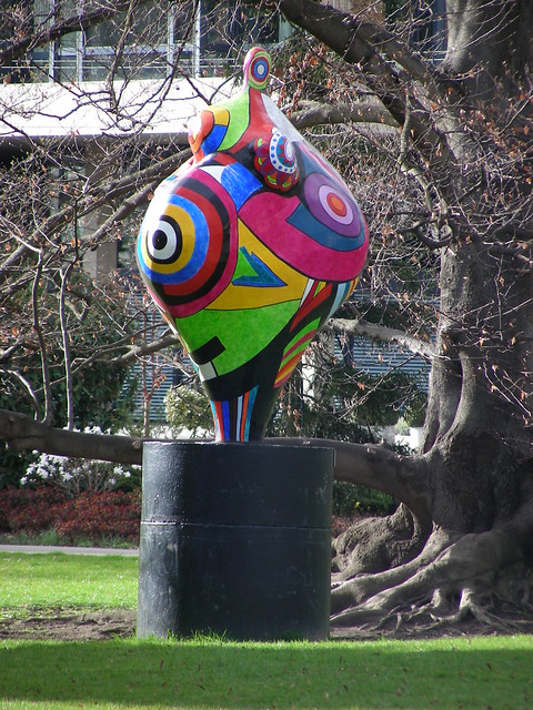 Niki de Saint-Phalle sculpture