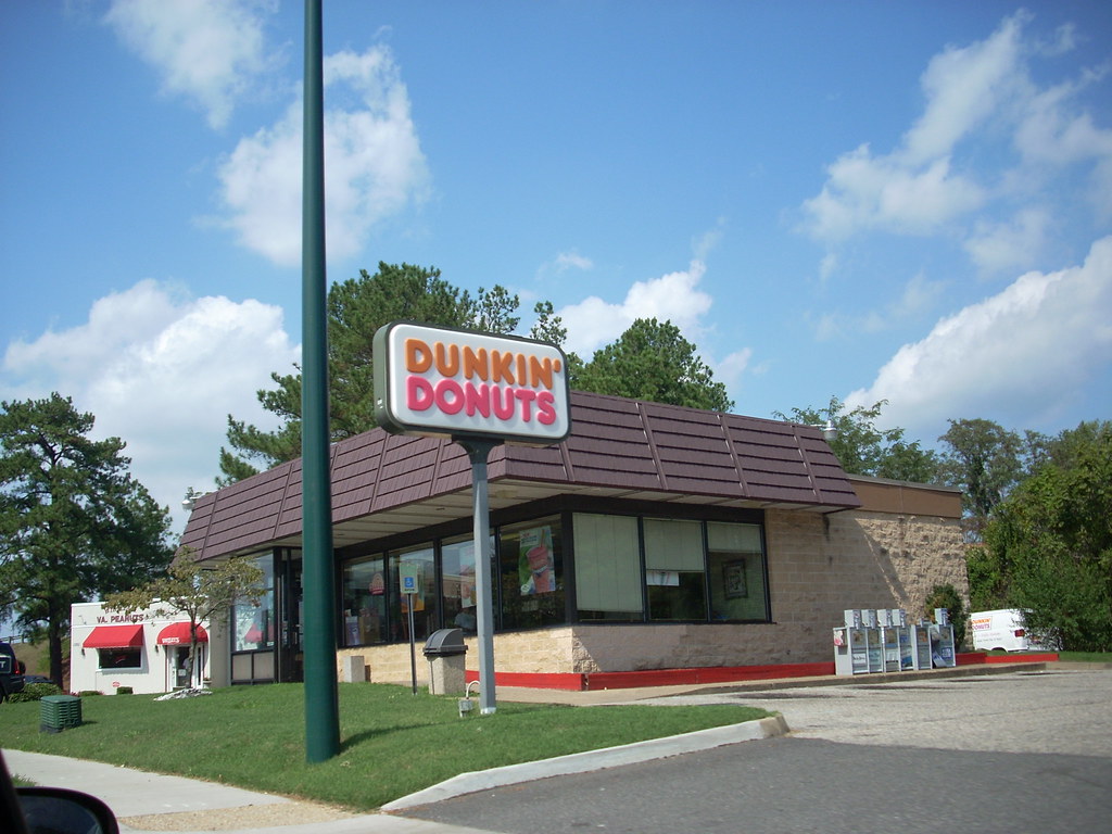 Dunkin' Donuts | Dunkin' Donuts (1,773 square feet) 1347 Ric… | Flickr