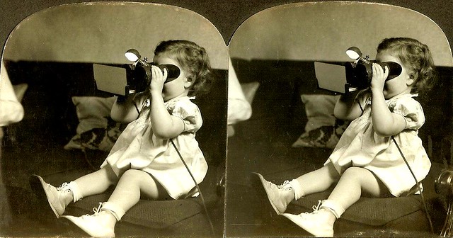 GET 'EM HOOKED WHILE THEY'RE YOUNG --  A 1920s Amateur Stereoview of a Little Girl Getting Her 3-D Fix
