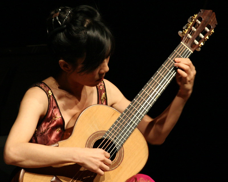 Xuefei Yang interpretando el Concierto de Aranjuez