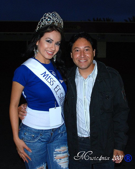 Miss El Salvador-USA and Music4mix