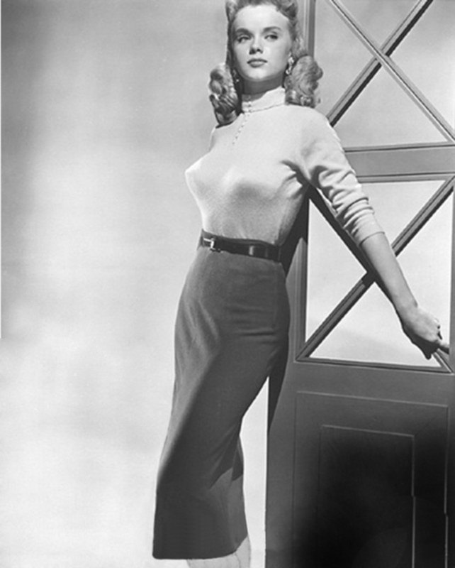 Anne Francis in a classic 50's pointed bra & straight skir…