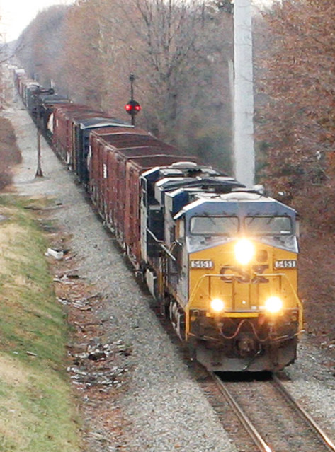 CSX 5451 | Q438 eastbound takes the signal at Collingdale PA… | Flickr
