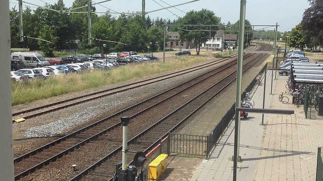 Class66 RF Railfeeding with Auto Train filmed out of the Window from old Railway Station Horst-Sevenum,the Netherlands, June 25-2019