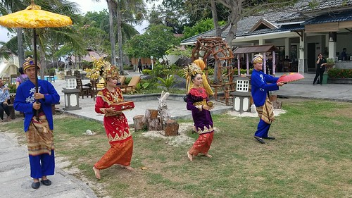indonesia paraibeachresort pualabangka dancers starclipper
