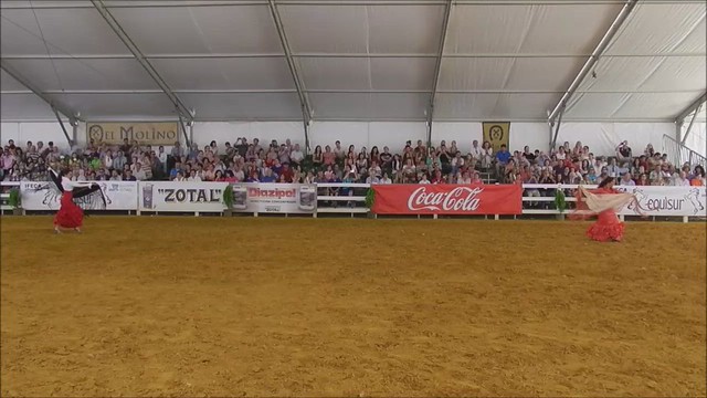 bailaoras y caballo  espectaculo escuela Carmelo Cuevas Parque González Hontoria Feria del Caballo 2014 Jerez de la Frontera Cádiz video 03