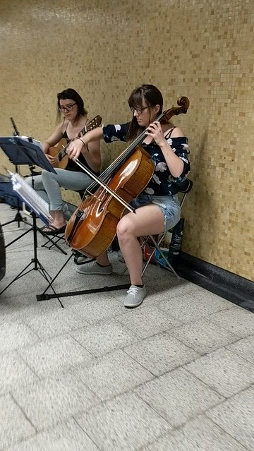 Violoncelle dans le métro - Cello in the metro