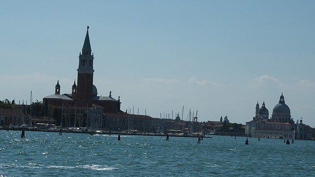 Moby Dick arrivo in Piazza San Marco a Venezia 1