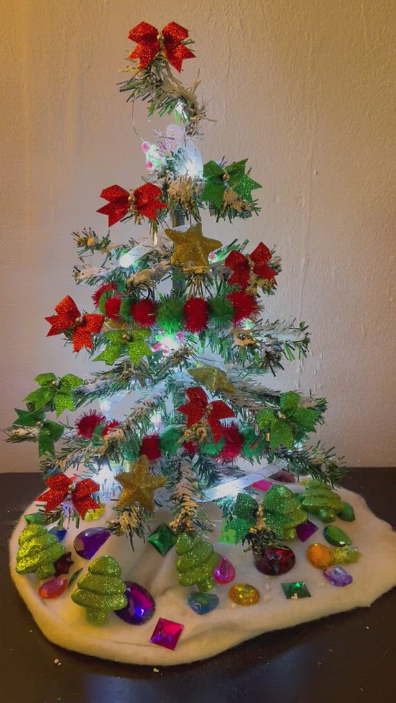 Decorating My Dollar Tree Christmas Tree 2020
