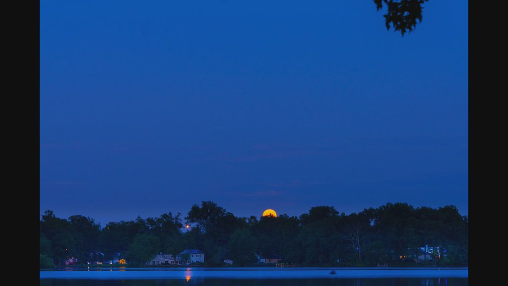 Moonrise over Lake Parsippany timelapse 3