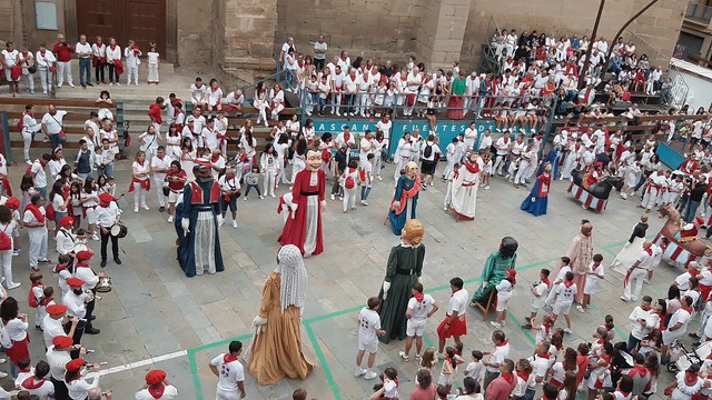 Cascante - Gaiteros y Comparsa Gigantes en Fiestas (Navarra)