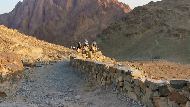 Descending Mt Sinai