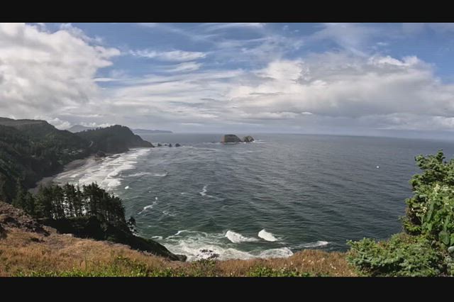 04484 Video of the Pacific Ocean swells coming in to Cape Meares