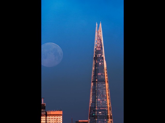 Timelapse: The Shard slices attacking Wolf Moon