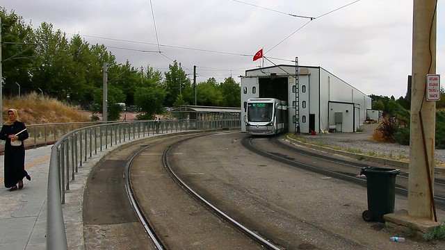 Konya_Straßenbahn_Kampüs_04_09_2023_MVI_8913