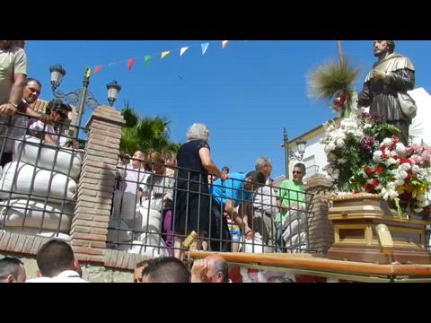 ofrenda de trigo familia Frias Periana Málaga procesión fiestas San Isidro Labrador 2012