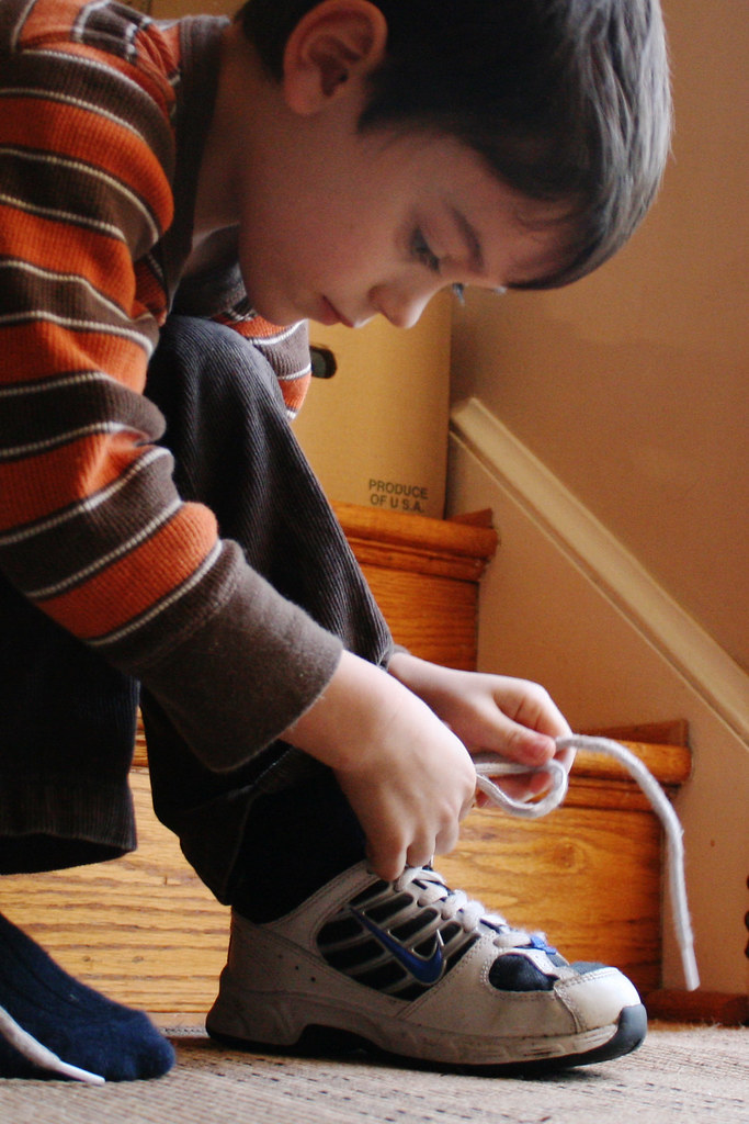 making bunny ears | Tied shoes for first time ...