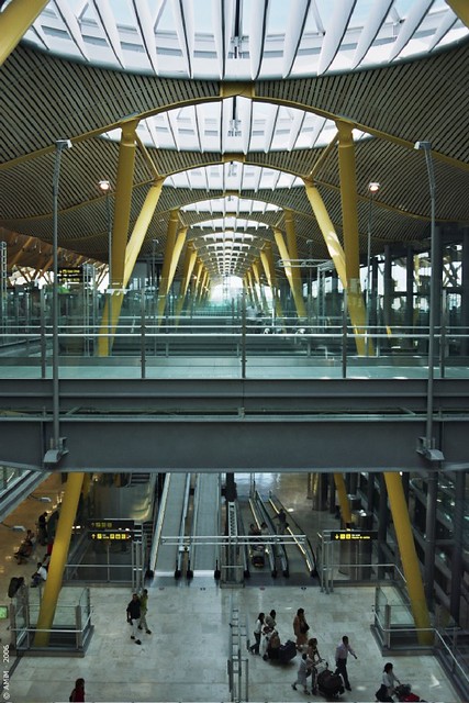 01 MADRID - Aeropuerto Barajas - Terminal 4 [arqs. ROGERS + Estudio LAMELA]