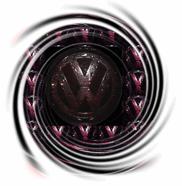 VW LOGO : EFFIART -  VW Emblem mit Morgentau - VW Emblem with waterdrops, morning dew.     marks, emblems , logos