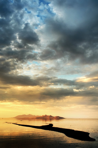sunset across the lake by Sam Scholes, Great Salt Lake, Utahsunset lake digital landscape gold golden utah greatsaltlake d300 stansburyisla