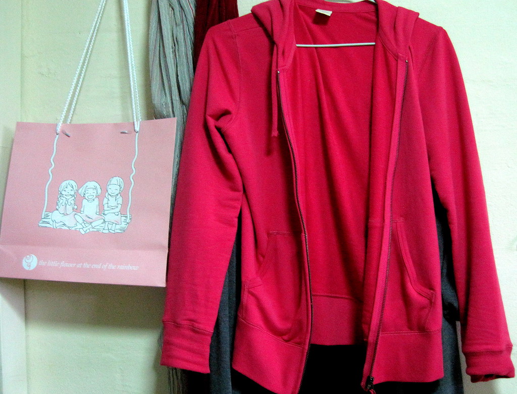 #100 PINK! | my current favorite jacket from Uniqlo! :D | Linda Avriani ...