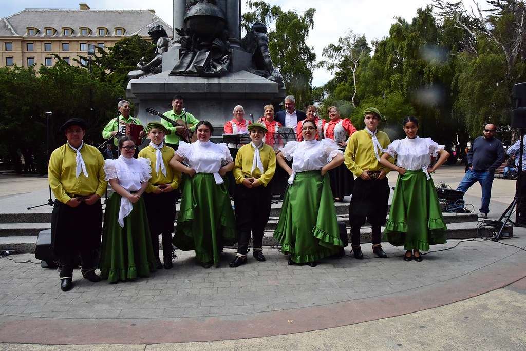 Conciertos de Coros Navideños en Plaza Muñoz Gamero con la… | Flickr