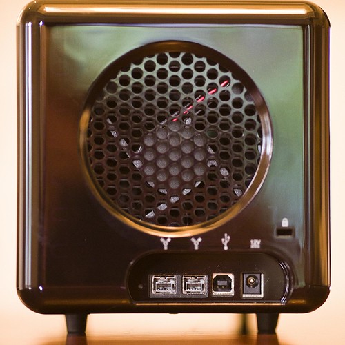 Drobo Version 2, back | Yesterday I had lunch with Tom Lover… | Flickr