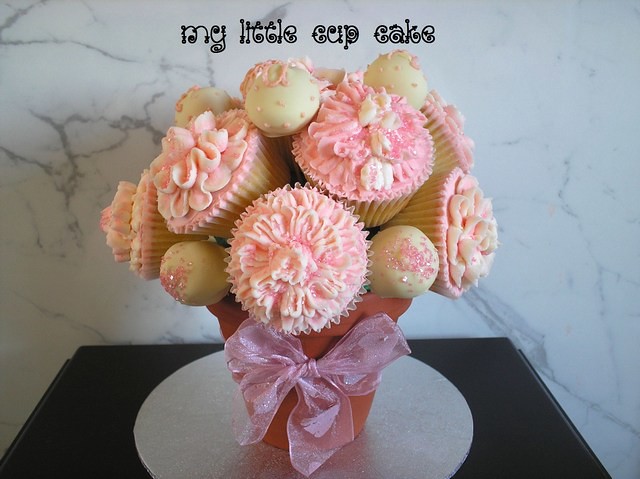 cupcake & cake bite bouquet