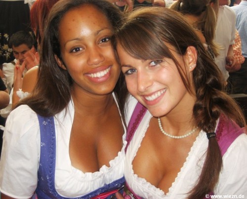 Sexy wiesn Dirndl and