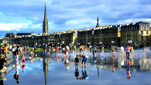 Bordeaux se reflète