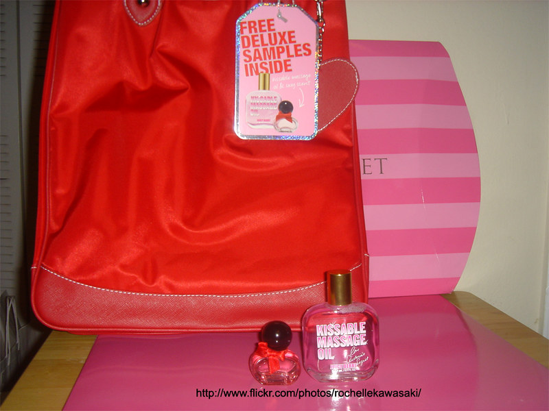 ♥ Victoria's Secret Red Tote with Free Deluxe Samples of s…