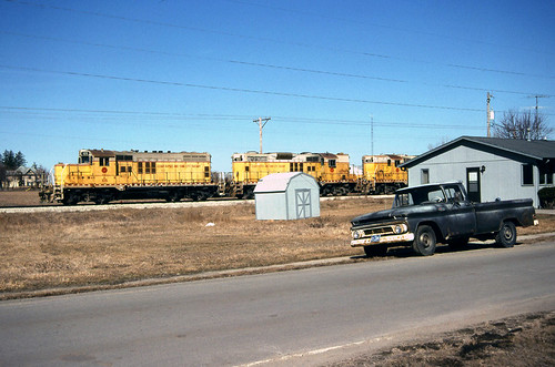 city railroad train truck liberty north rail pickup trains iowa rapids cedar transportation and hawkeye gp9 crandic