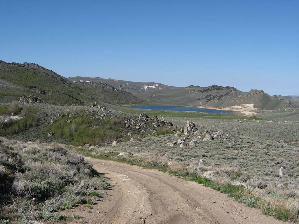 Approaching Onion Valley Reservoir, Pine Forest Range, Nor ...