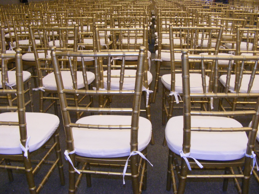 Sillas Doradas | sillas en SITI | Alejandro Villanueva | Flickr