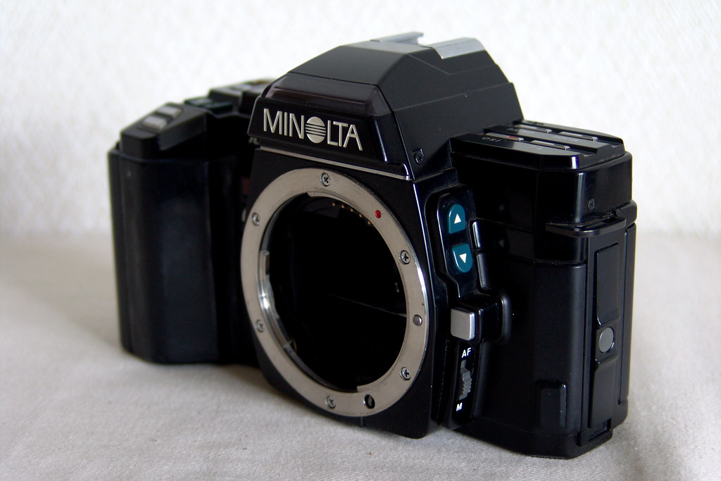 MINOLTA α-7000 (1985) | In 1985, the world's first automatic… | Flickr