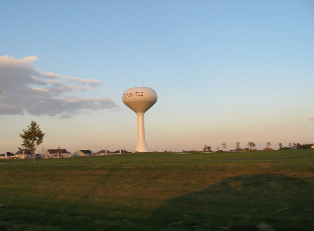 plainfield-10-18-08-every-town-has-its-own-water-tower-li-flickr