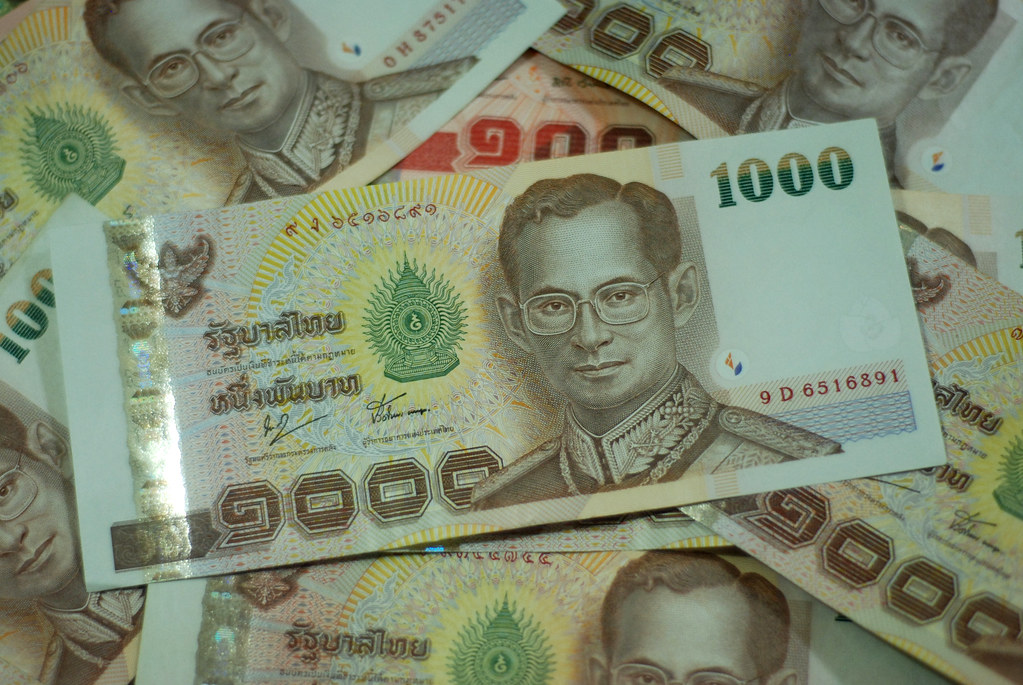30000 батов в рублях. Валюта Тайланда. Бат Тайланд. Тайские баты в рубли. Таиландский бат к рублю.