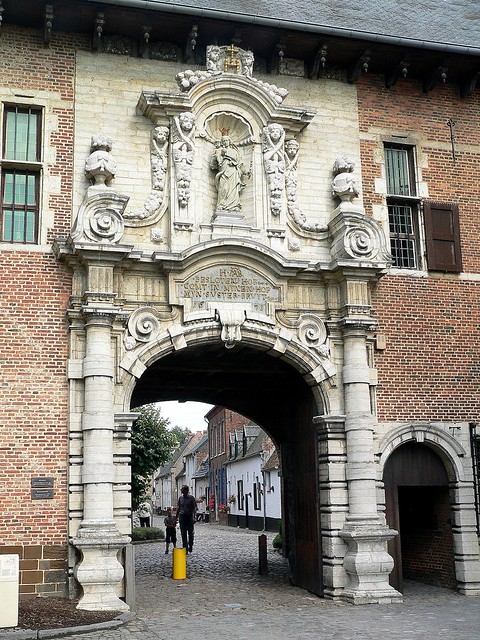 entrance begijnhof Diest (Belgium)