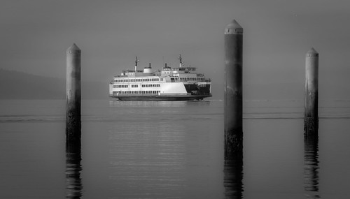 urban bw mist fog ferry landscape boat cityscape pugetsound pylons blackdiamond mukilteo 18200vr d80 aplusphoto
