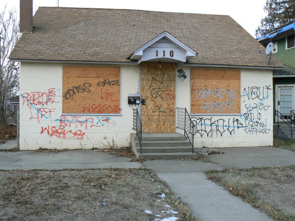NORTENOS | Nortenos graffiti on abandoned house in East Yaki… | Flickr Nortenos Graffiti