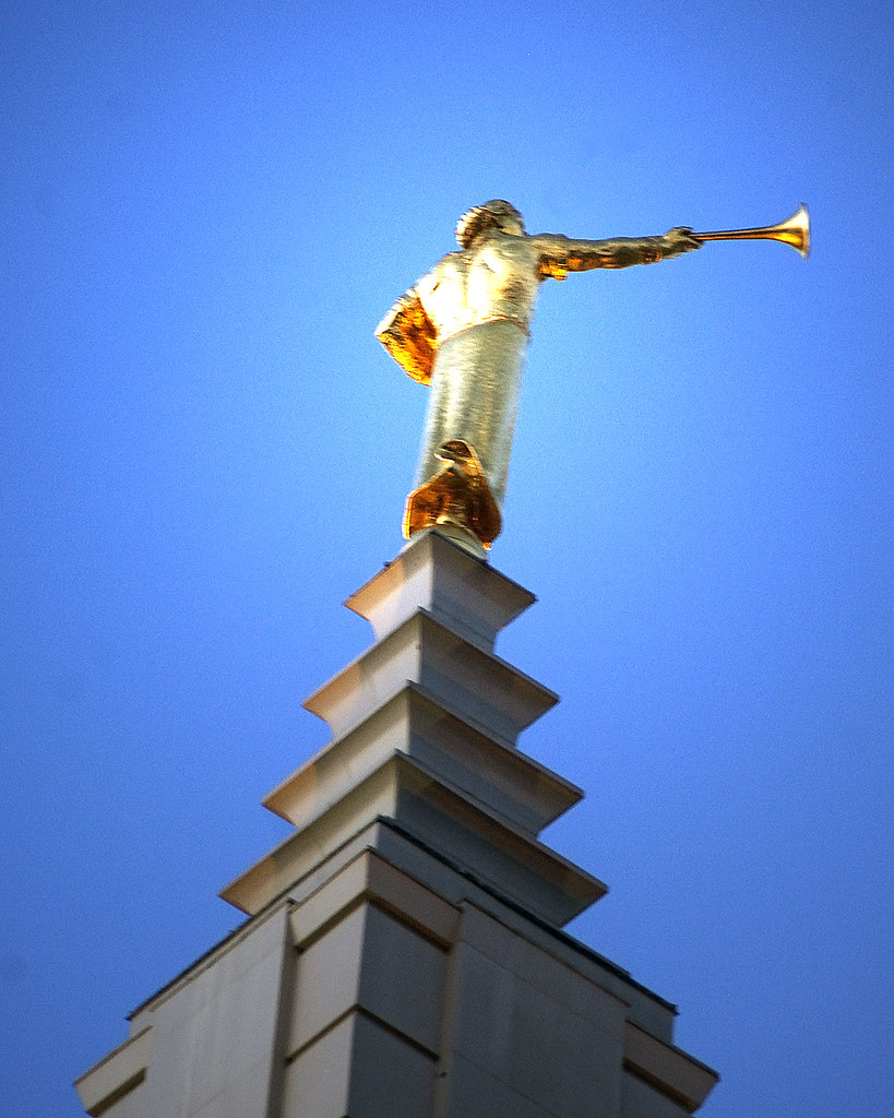 Los Angeles California Temple, Moroni