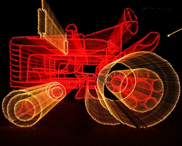 Zoomed Lighted Tractor Display - explore