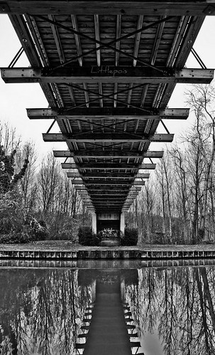bridge france canal noiretblanc pentax pont aficionados passerelle sigma1770mm k10d flickrdiamond justpentax goldstaraward mailciler littlepois unusualviewsperspectives