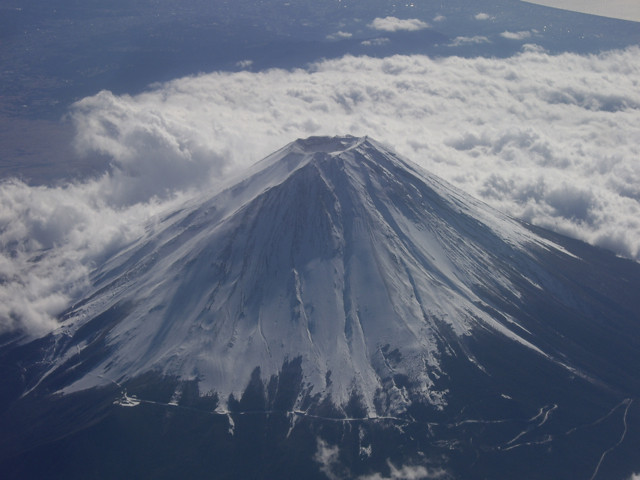 富士山上空 Indigobluerina Flickr